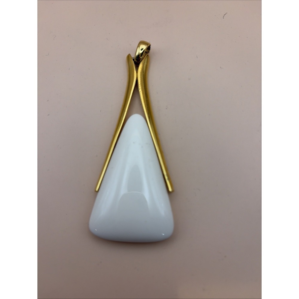 Vintage Crown Trifari White Lucite Triangle Pendant Gold Tone Modernist MCM‎